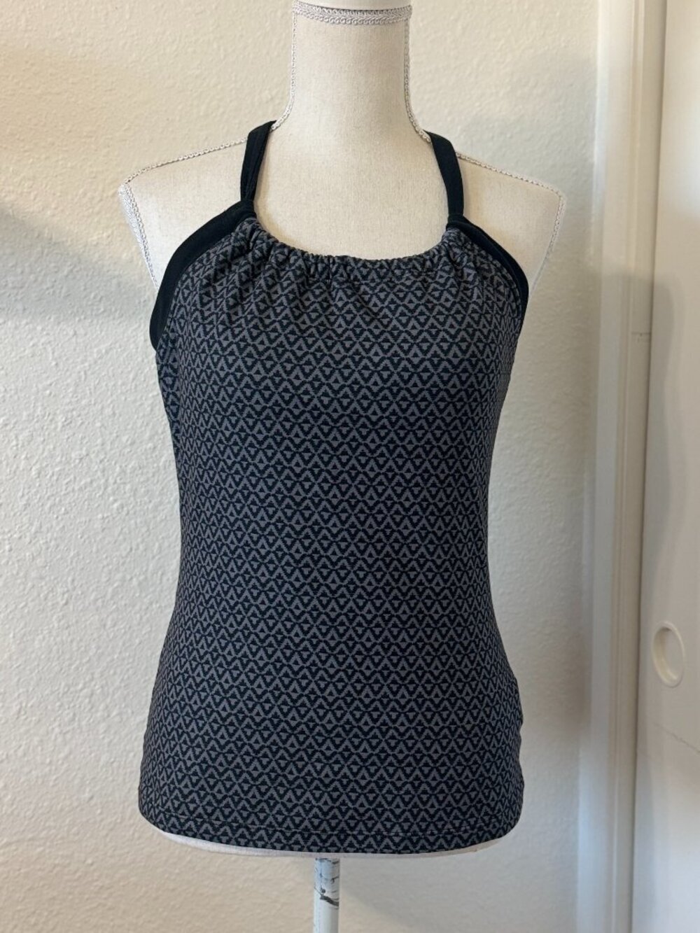 Prana Quinn Jacquard Tank Top Women's Size Medium Charcoal Built-In Bra Racerbac - Picture 12 of 12